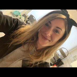 Meet your Posher, Lola